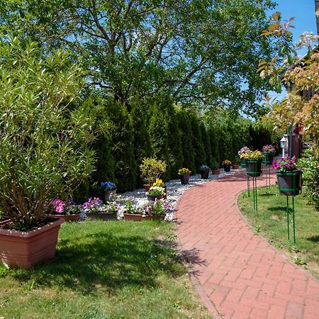 Zsuzsa Apartman Gyenesdiás Exterior foto