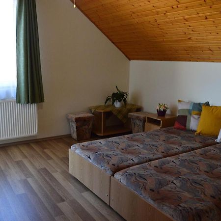 Zsuzsa Apartman Gyenesdiás Exterior foto