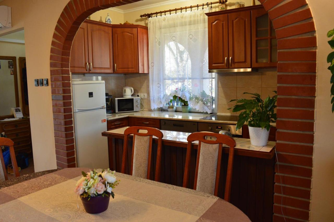 Zsuzsa Apartman Gyenesdiás Exterior foto
