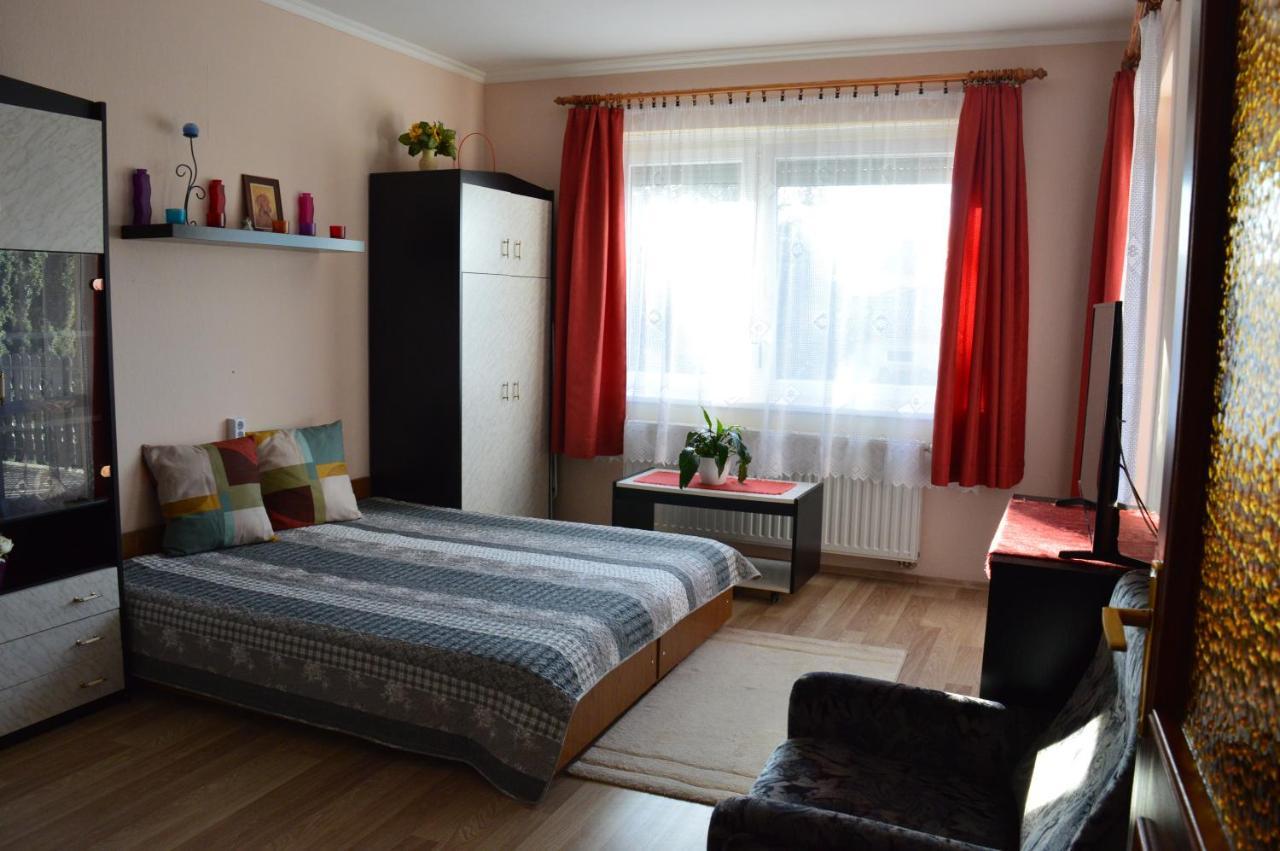 Zsuzsa Apartman Gyenesdiás Exterior foto