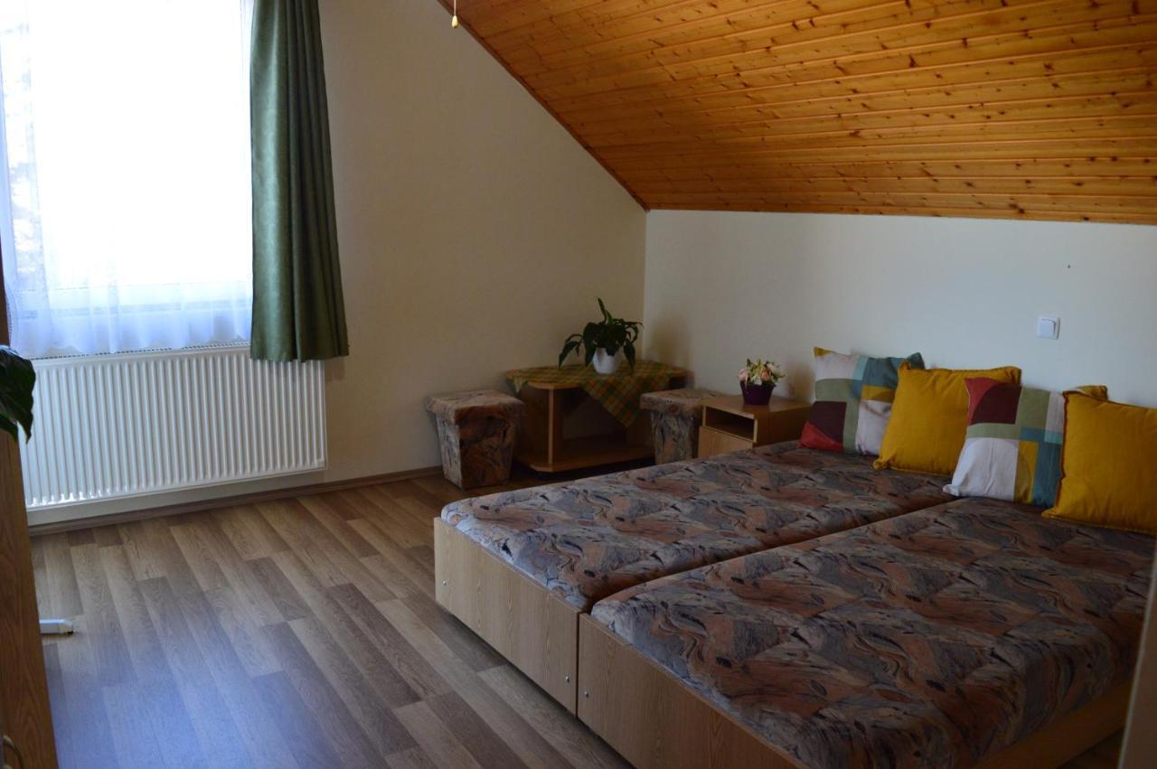 Zsuzsa Apartman Gyenesdiás Exterior foto