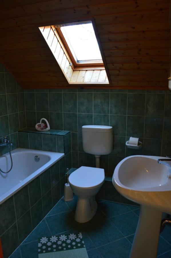 Zsuzsa Apartman Gyenesdiás Exterior foto